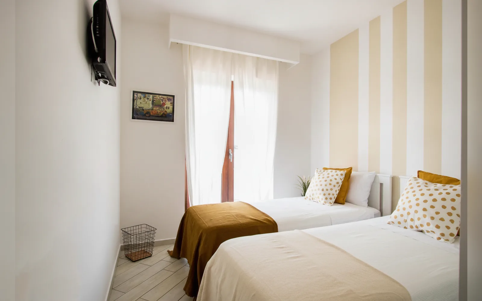 Camera con bagno privato — Casa Vivienne, (Campania) (foto 17)
