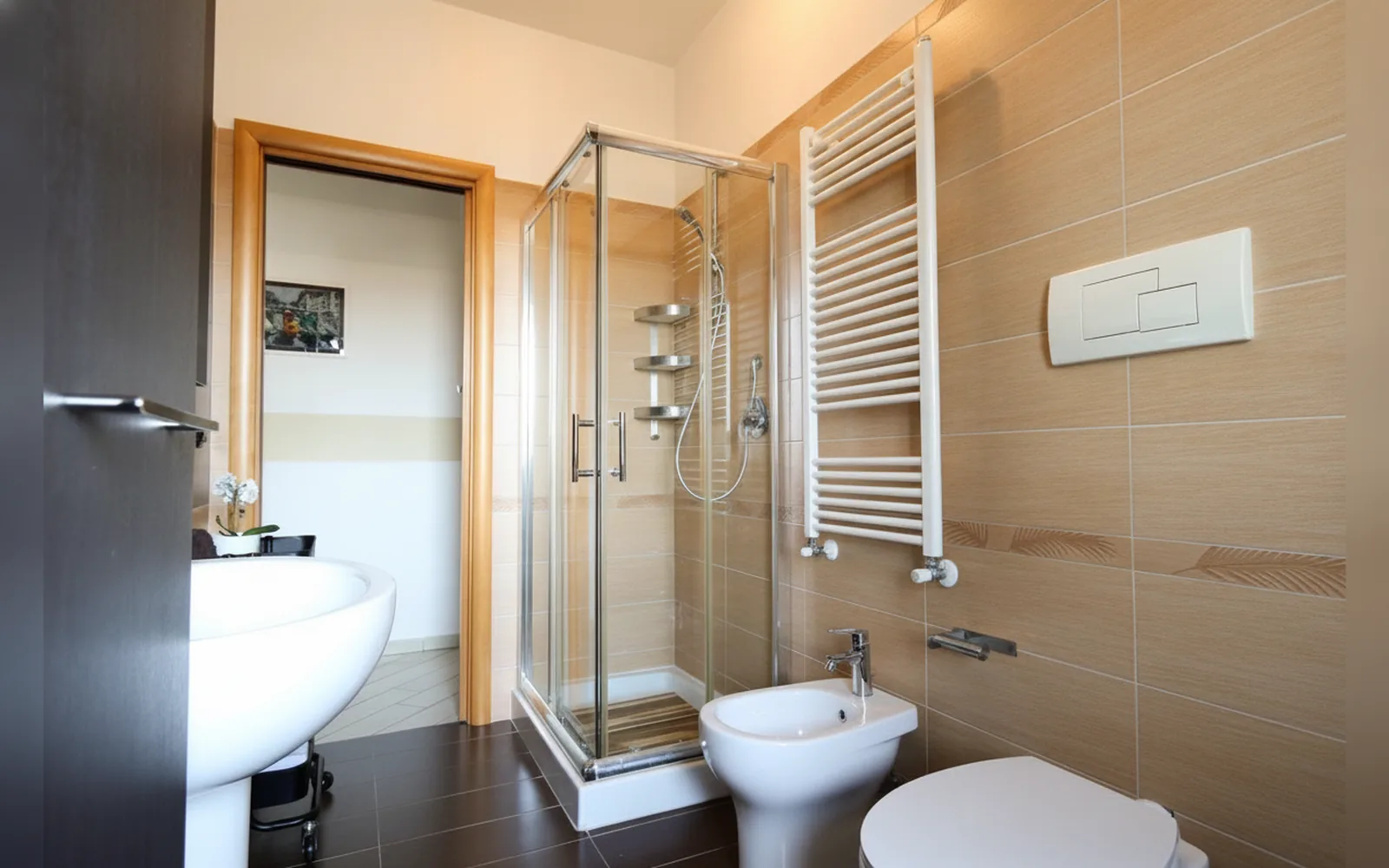 Camera con bagno privato — Casa Vivienne, (Campania) (foto 38)