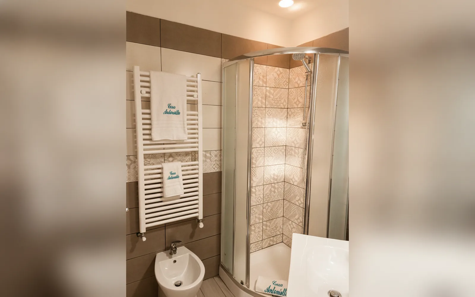 Camera con bagno privato — Casa Vivienne, (Campania) (foto 40)