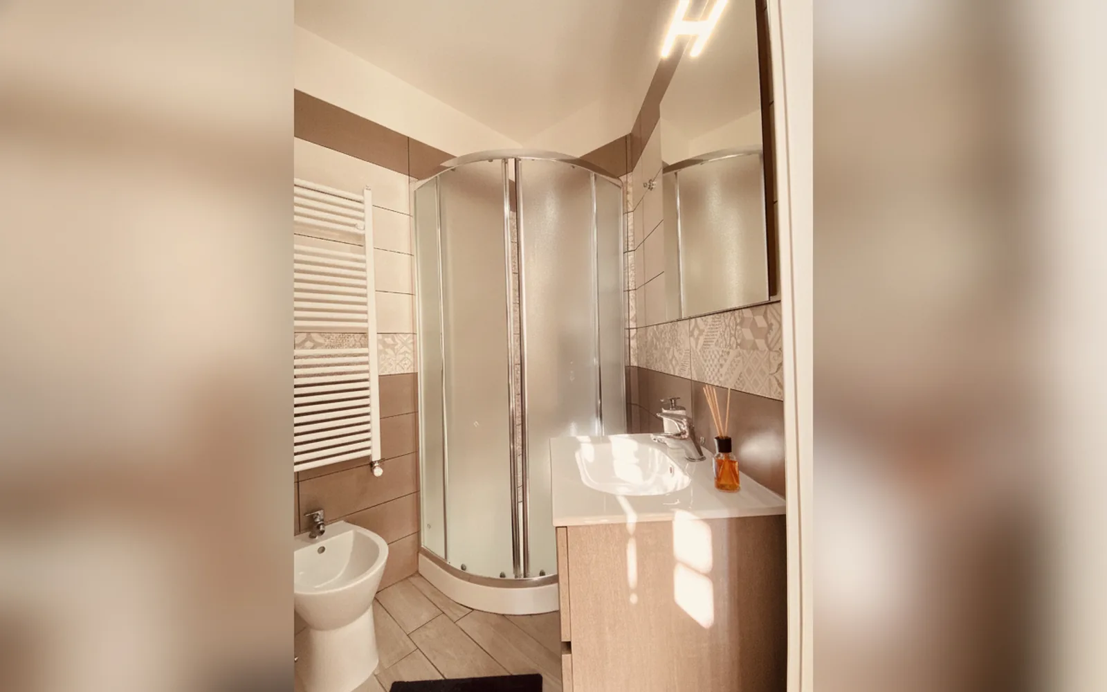 Camera con bagno privato — Casa Vivienne, (Campania) (foto 43)