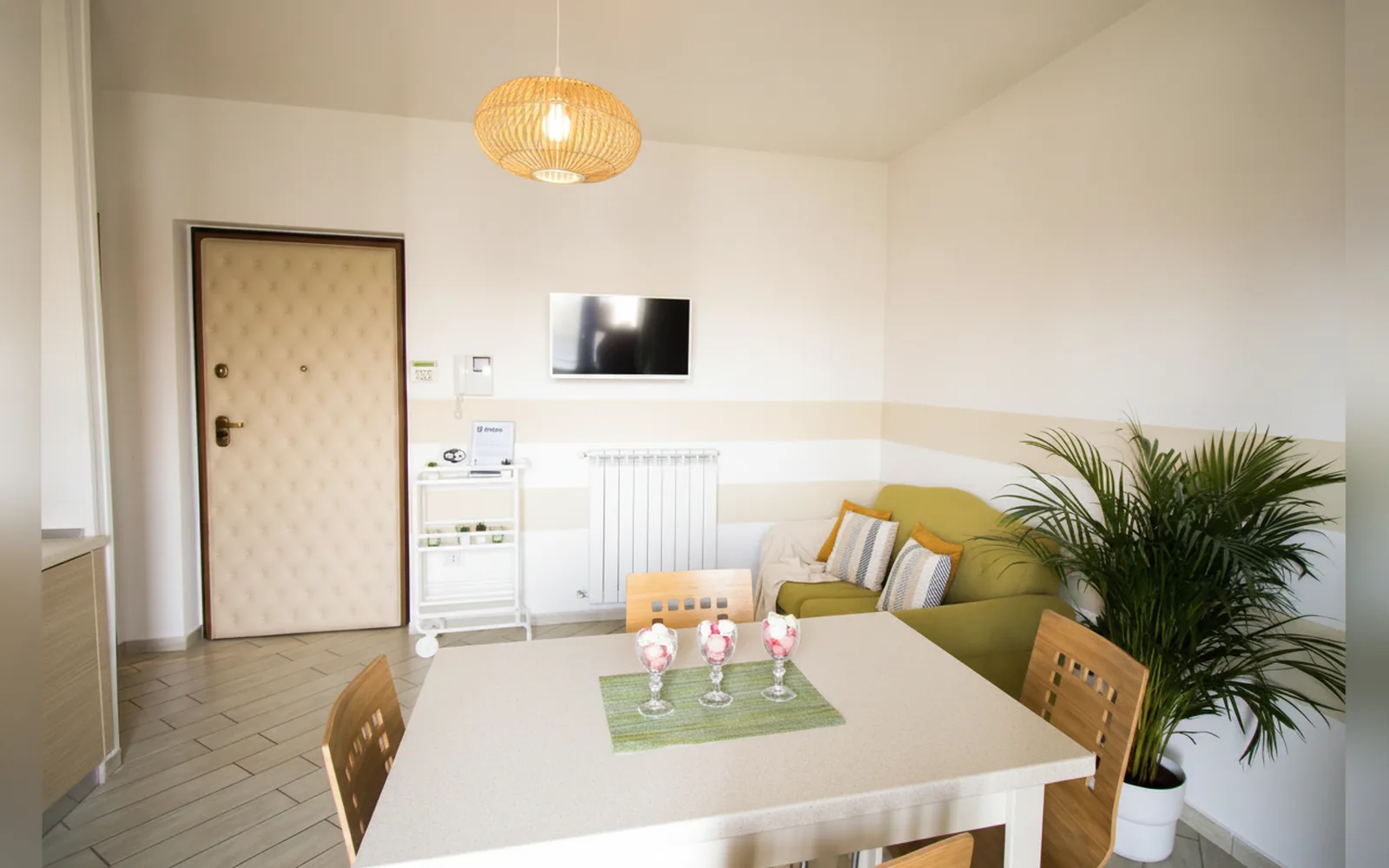 Esterni di Casa Vivienne, (Campania) (foto 5)